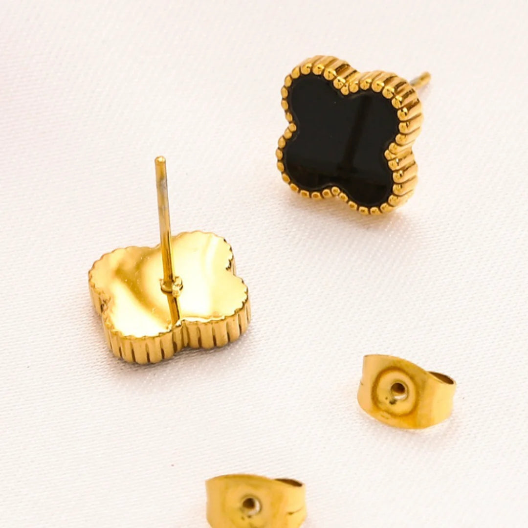 KLEEBLATT | Pendientes negros