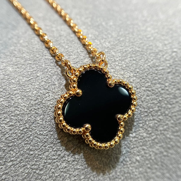 KLEEBLATT | Collar Negro