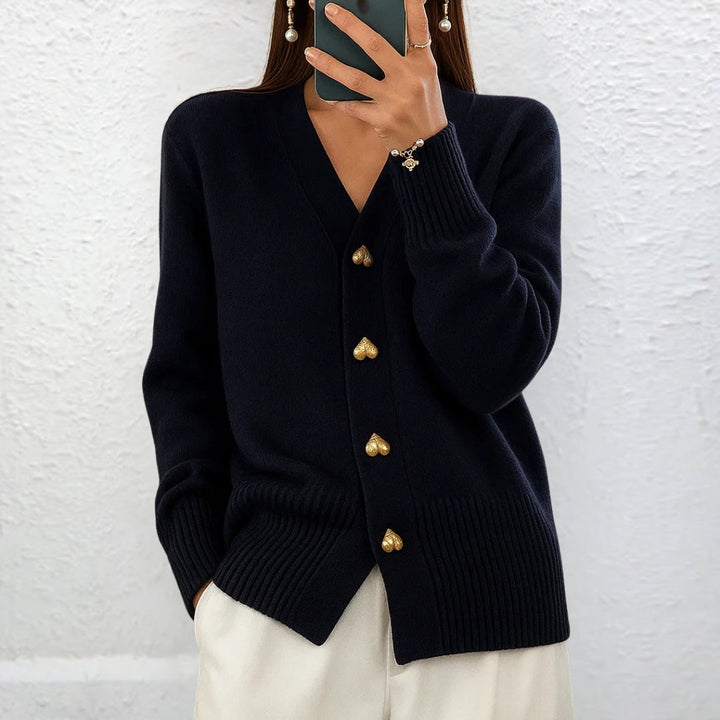 Lydia™ | Suéter elegante con botones en forma de corazón