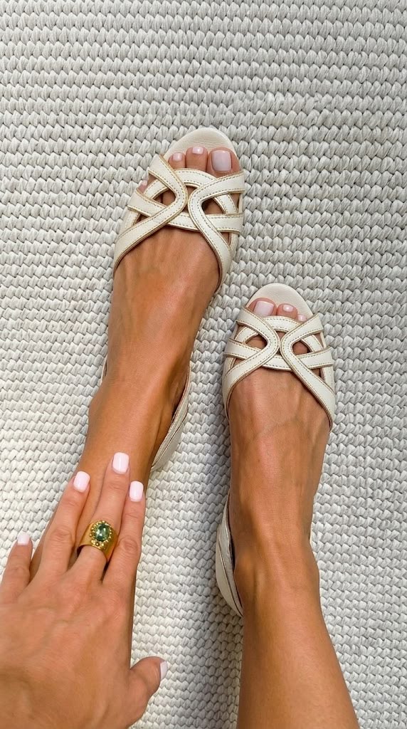 Camilla | Sandalias Trenzadas Crema Elegantes