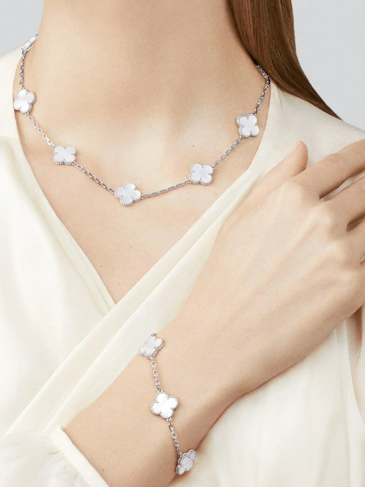 KLEEBLATT | Collar de plata con 10 motivos