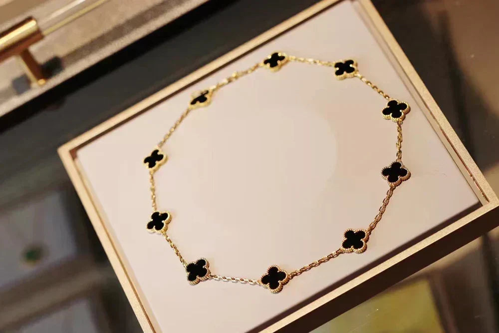 KLEEBLATT | Collar Negro con 10 Motivos