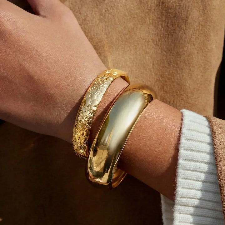 Vana Dúo de Pulseras Esculpidas