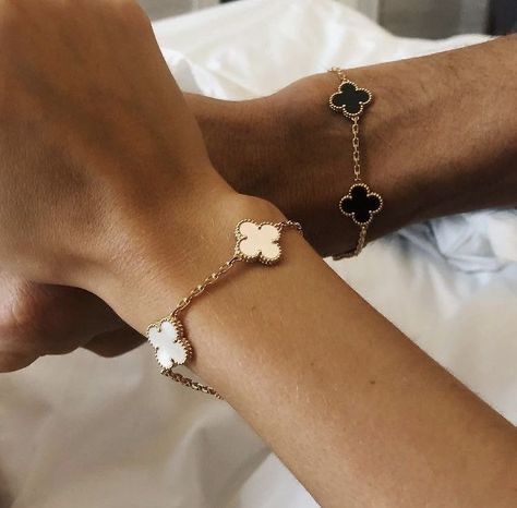 Conjunto de pulsera de trébol de 2 piezas - Negro/Blanco