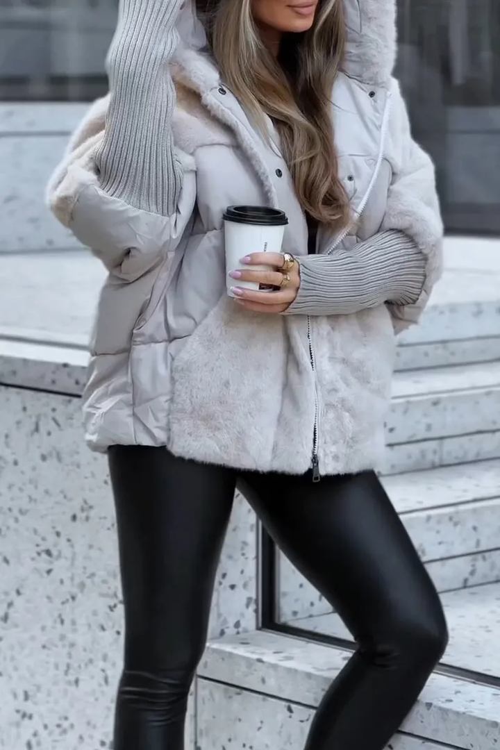 Chaqueta bomber con capucha para mujeres
