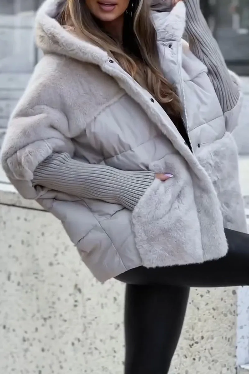 Chaqueta bomber con capucha para mujeres