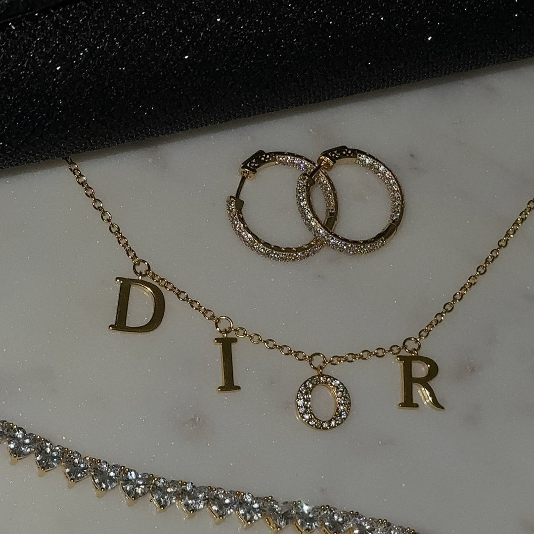 Collar DR en Oro