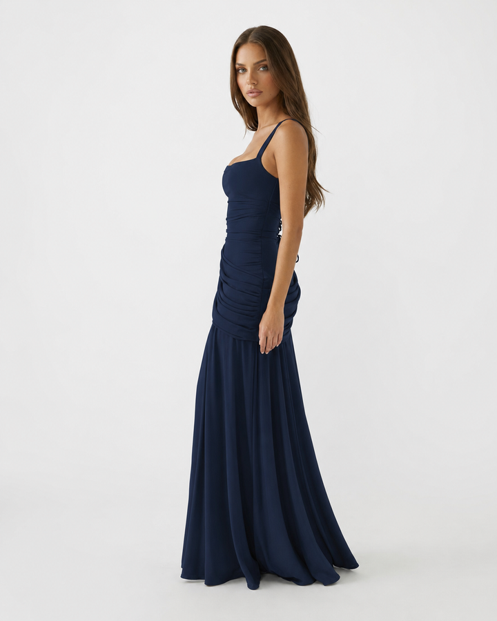 ENIE | Vestido Maxi con Escote Angular Refinado