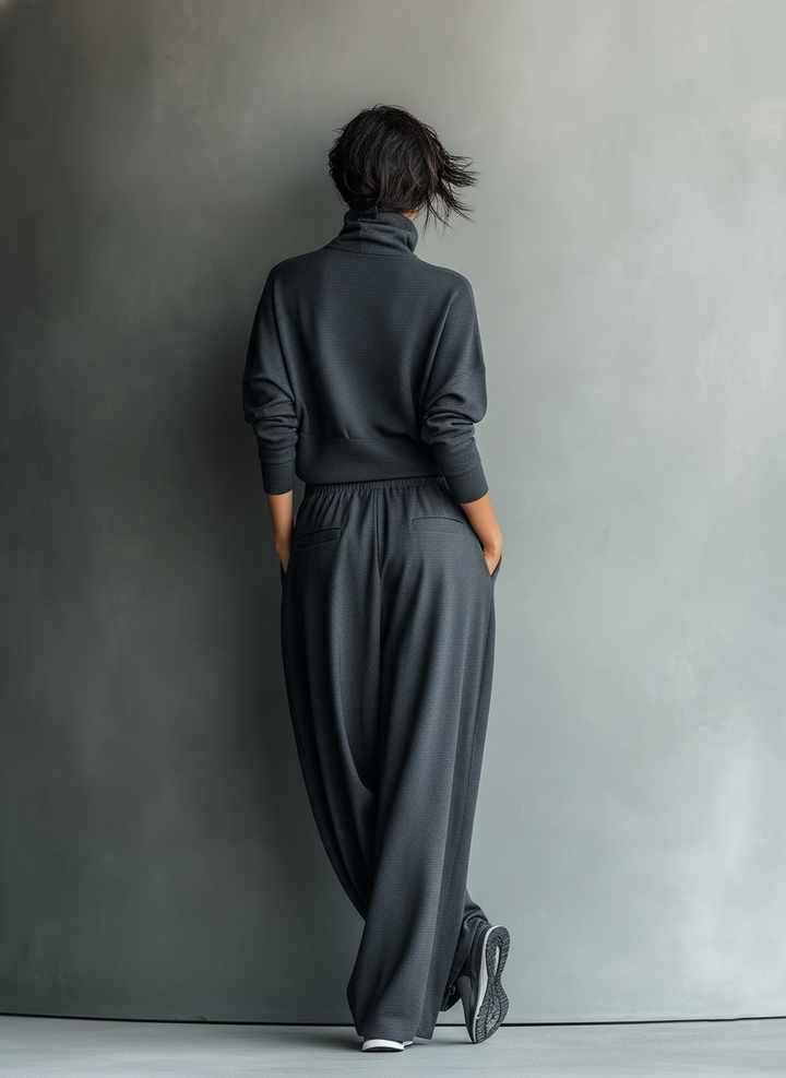 Conjunto de Top Oversized con Cuello Alto en Carbón y Pantalón Amplio para Mujeres MDA2435L7T