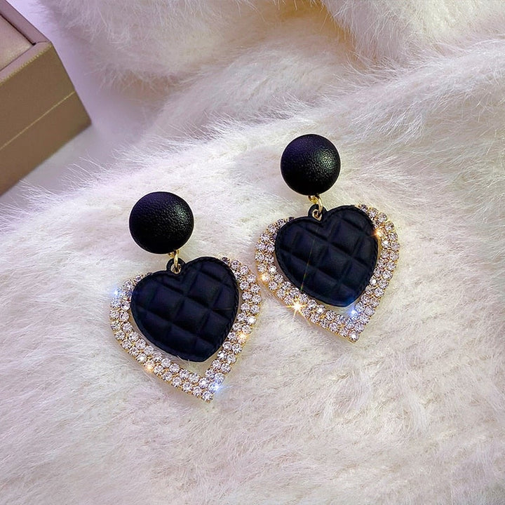 Pendientes de Oro Negro en Forma de Corazón
