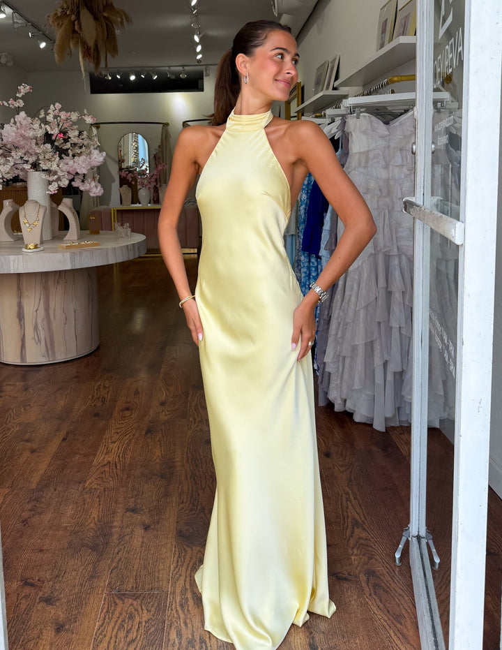 ZEYNEP | Vestido Maxi Satinado Elegante con Corte Halter