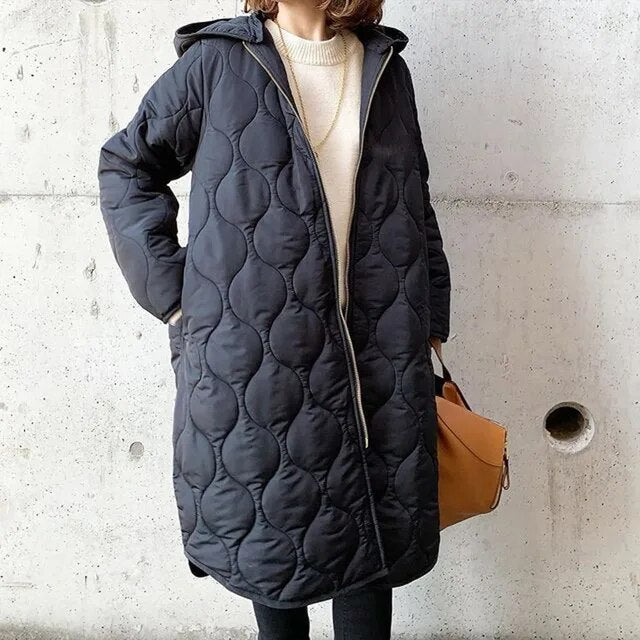 Saskia | Chaqueta con capucha y detalles refinados