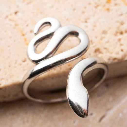 Anillo Serpiente Plateado de Acero Inoxidable