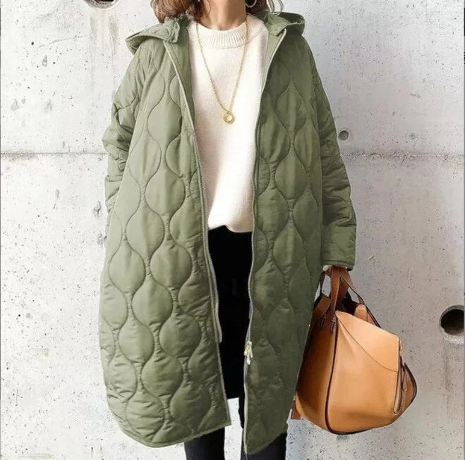 Saskia | Chaqueta con capucha y detalles refinados