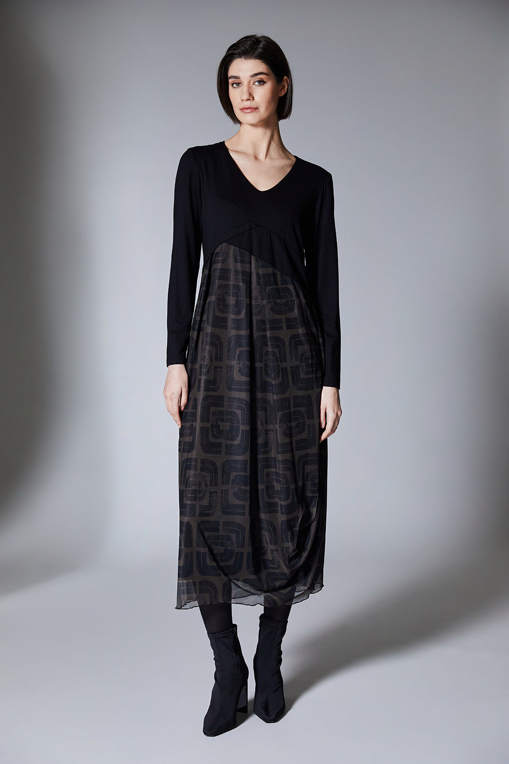 Maeve | Vestido Midi de Jersey Negro y Tejido