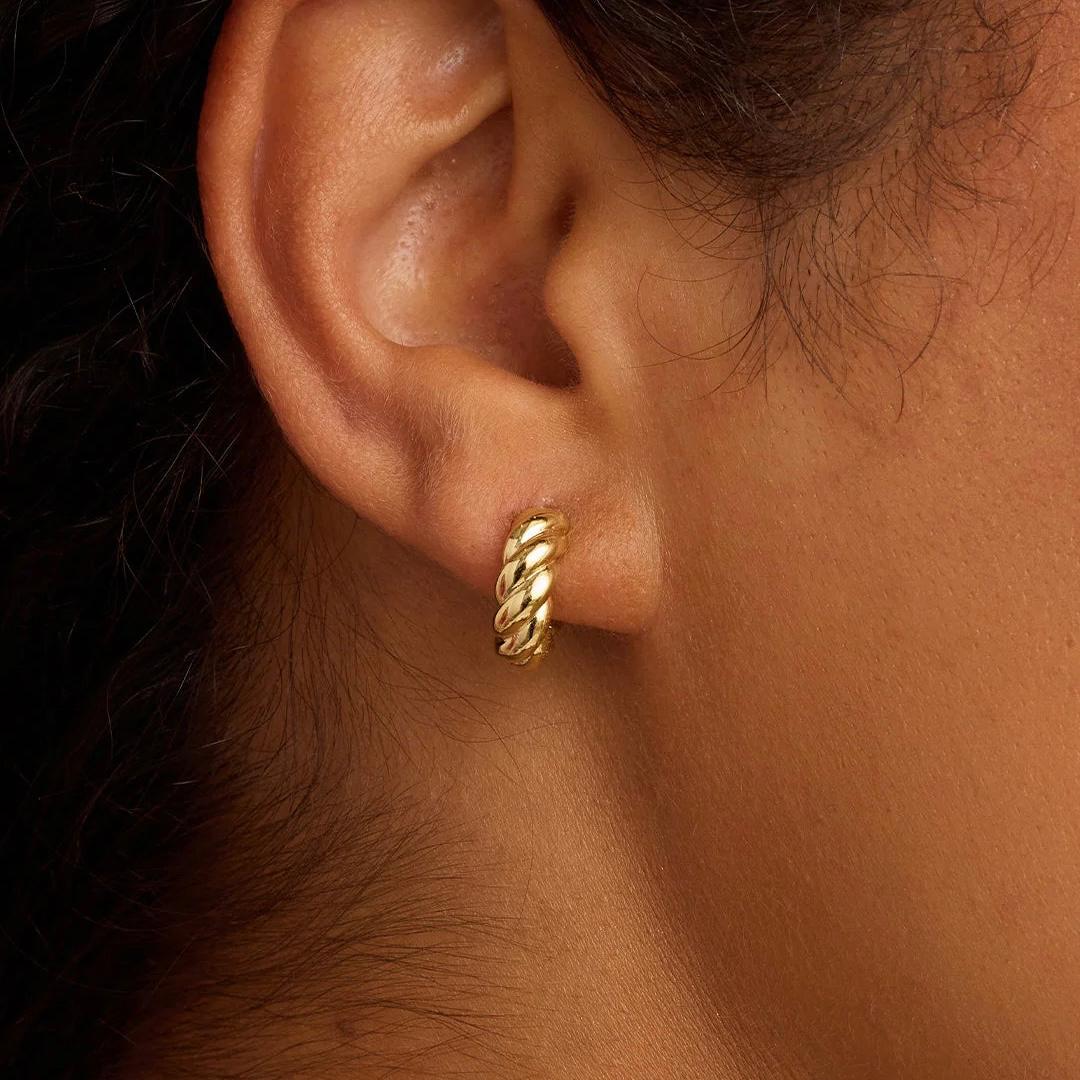 Pendientes Huggie trenzados Mariner