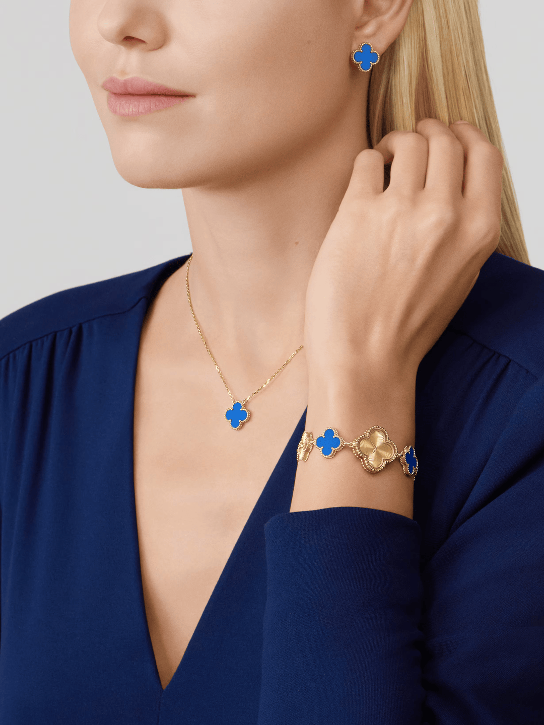 KLEEBLATT | Collar azul