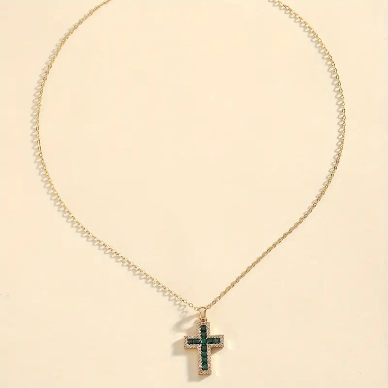 Colgante Cruz Esmeralda Solene en Cadena de Oro