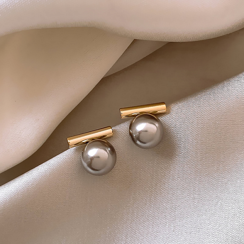 Pendientes de perlas negras