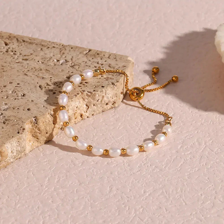 Pulsera Elegante de Perlas y Oro