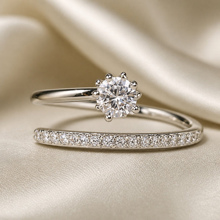 Anillo Glow de zirconio con baño de oro blanco