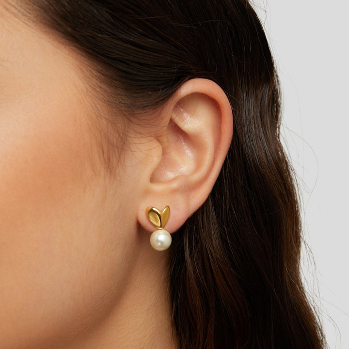Pendientes en forma de corazón con perla