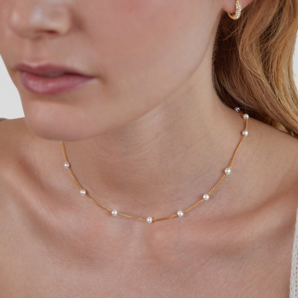 Collar de Perlas y Oro Intemporal